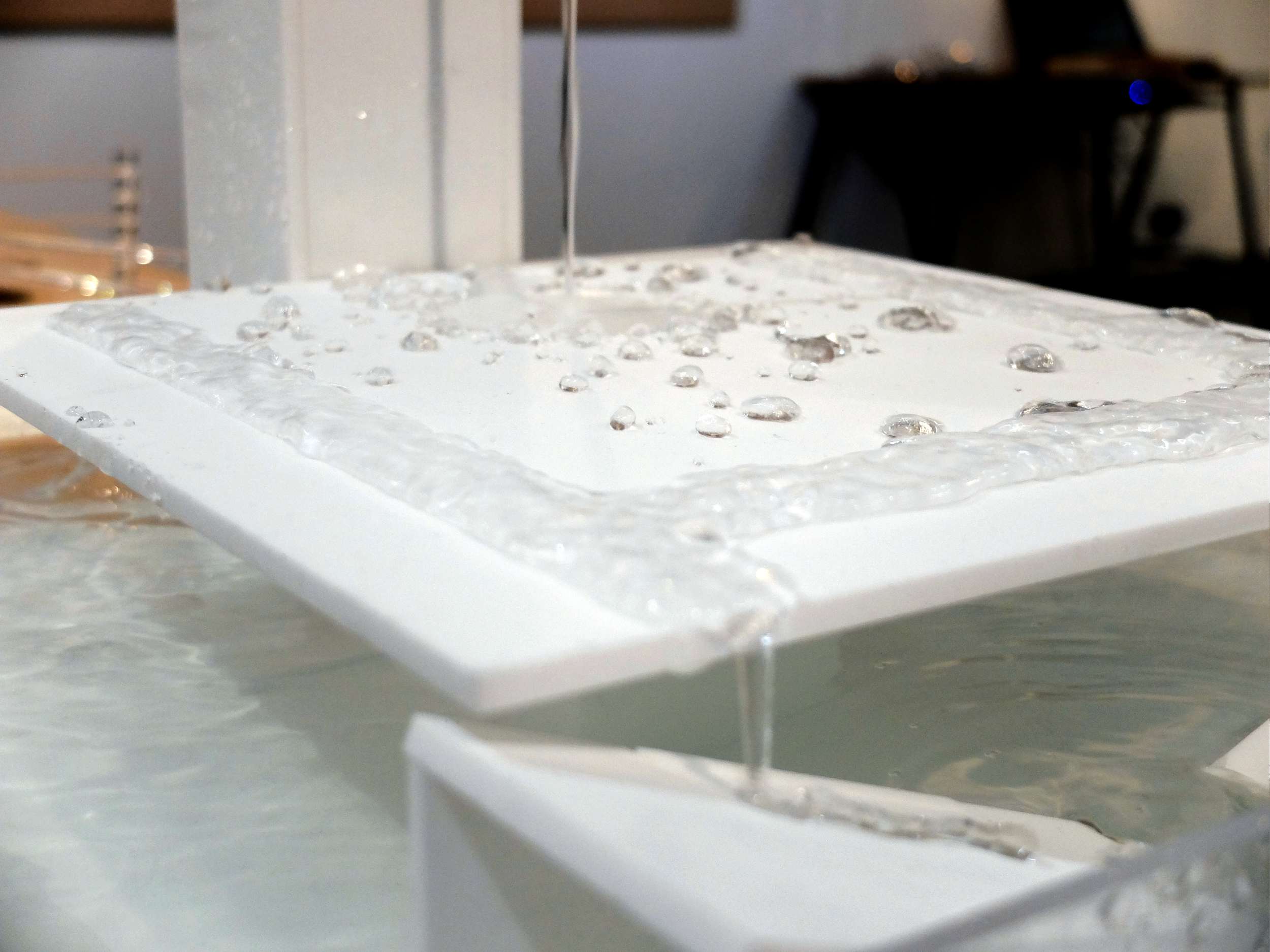 Superhydrophobic Fountain