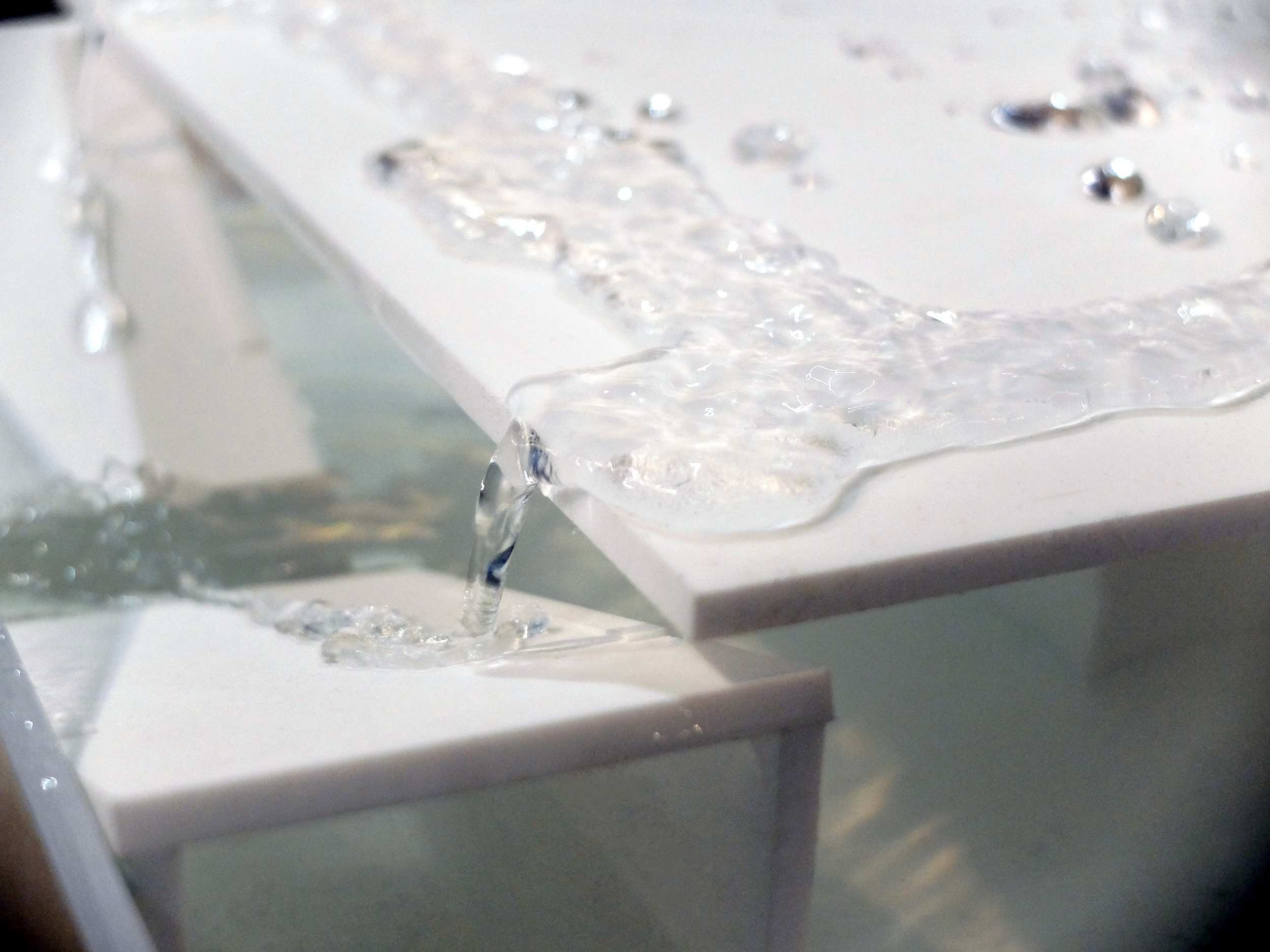 Superhydrophobic Fountain